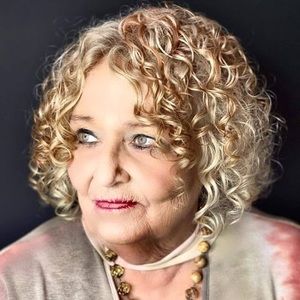 Meet your Posher, Gail